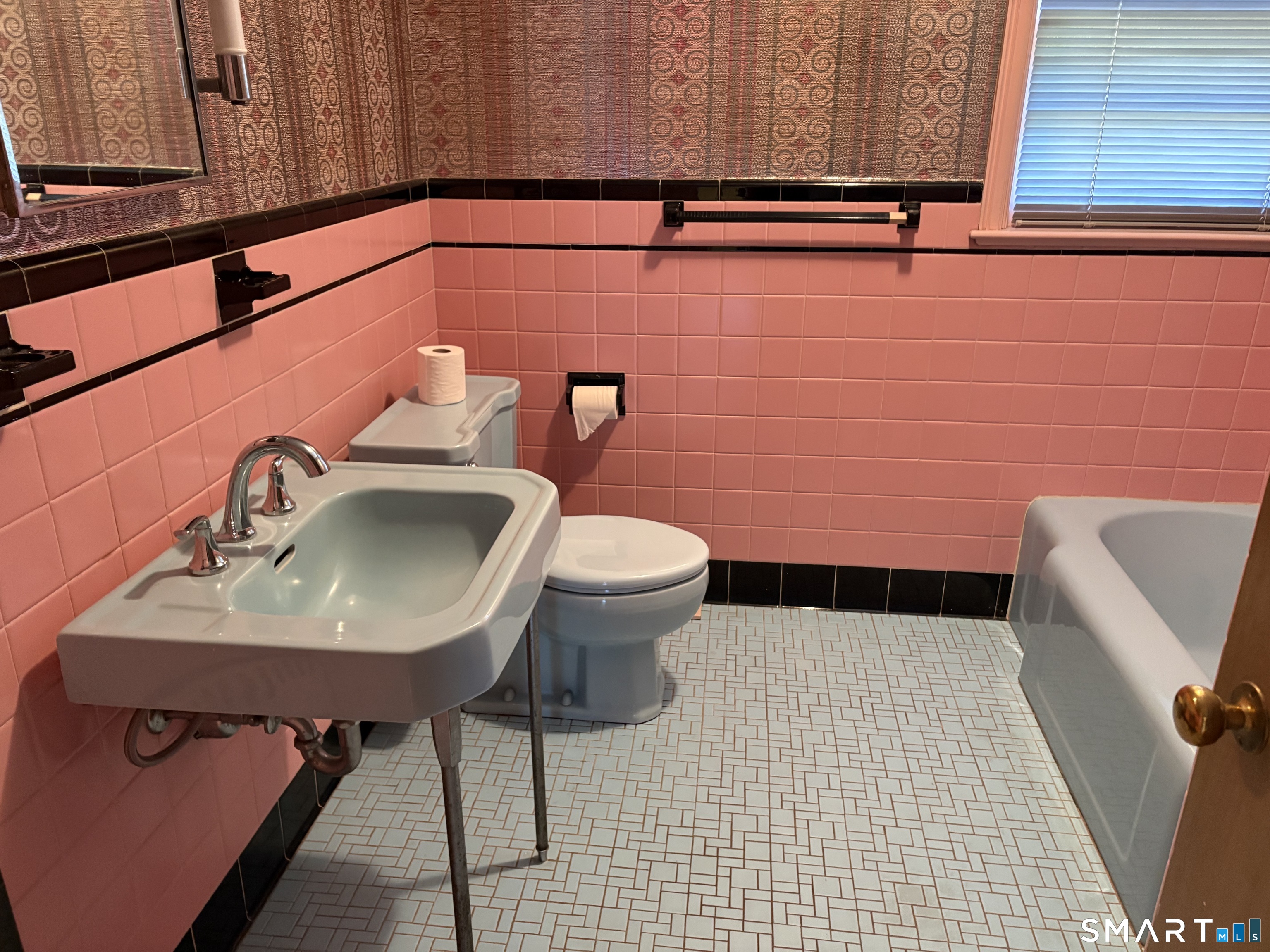 18 Four Rod Road Hamden CT 06514