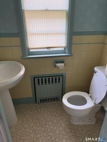 18 Four Rod Road Hamden CT 06514