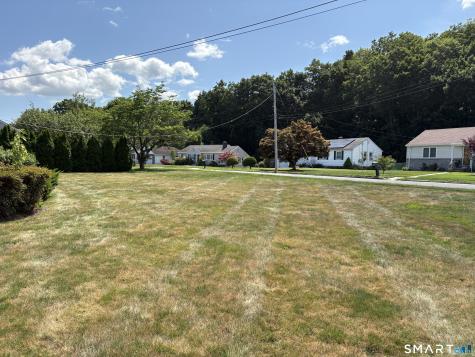 18 Four Rod Road Hamden CT 06514