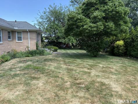 18 Four Rod Road Hamden CT 06514