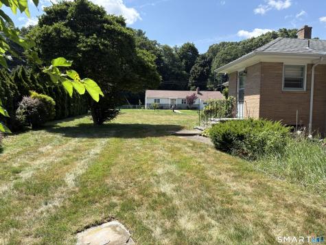 18 Four Rod Road Hamden CT 06514