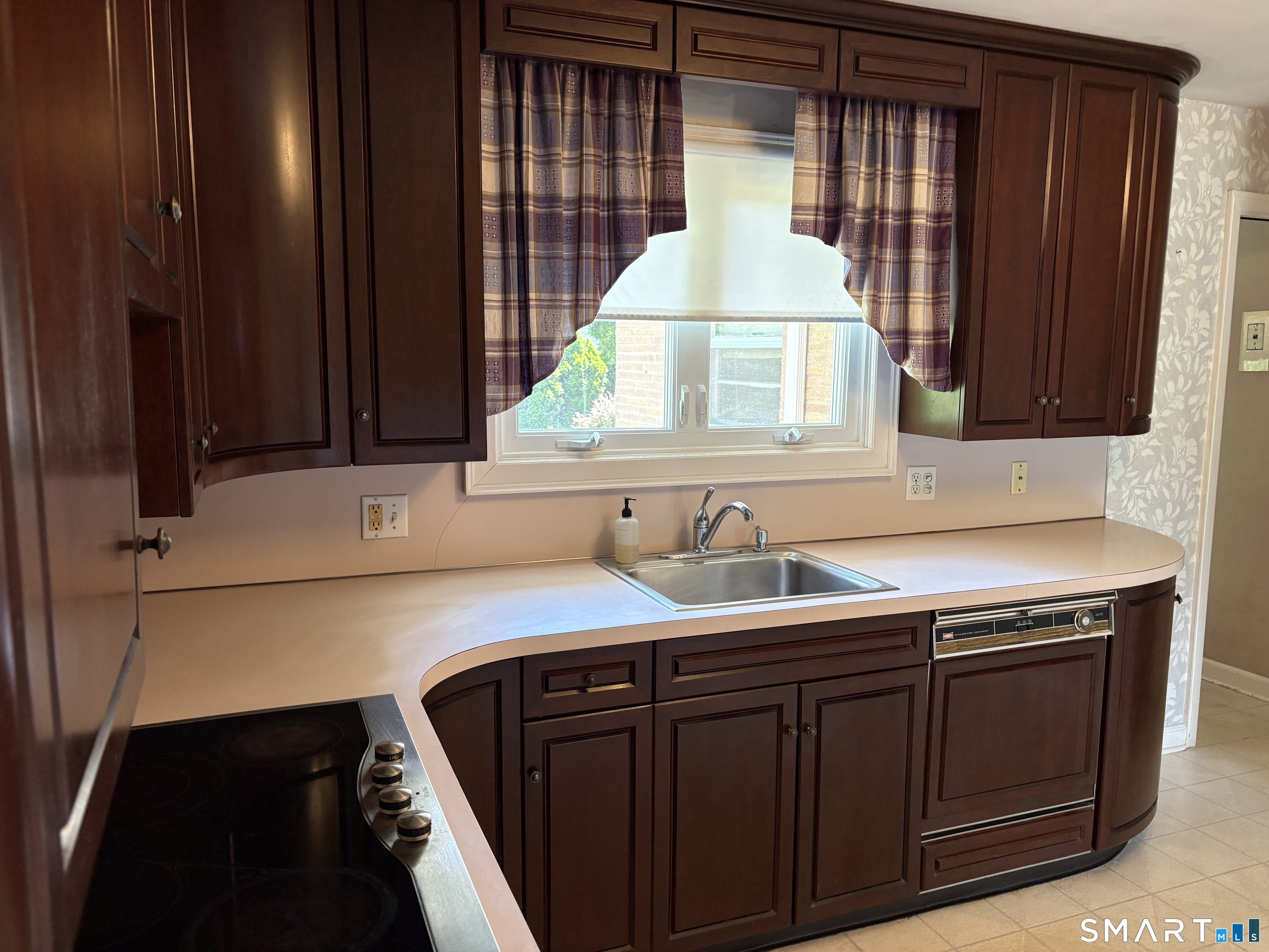 18 Four Rod Road Hamden CT 06514