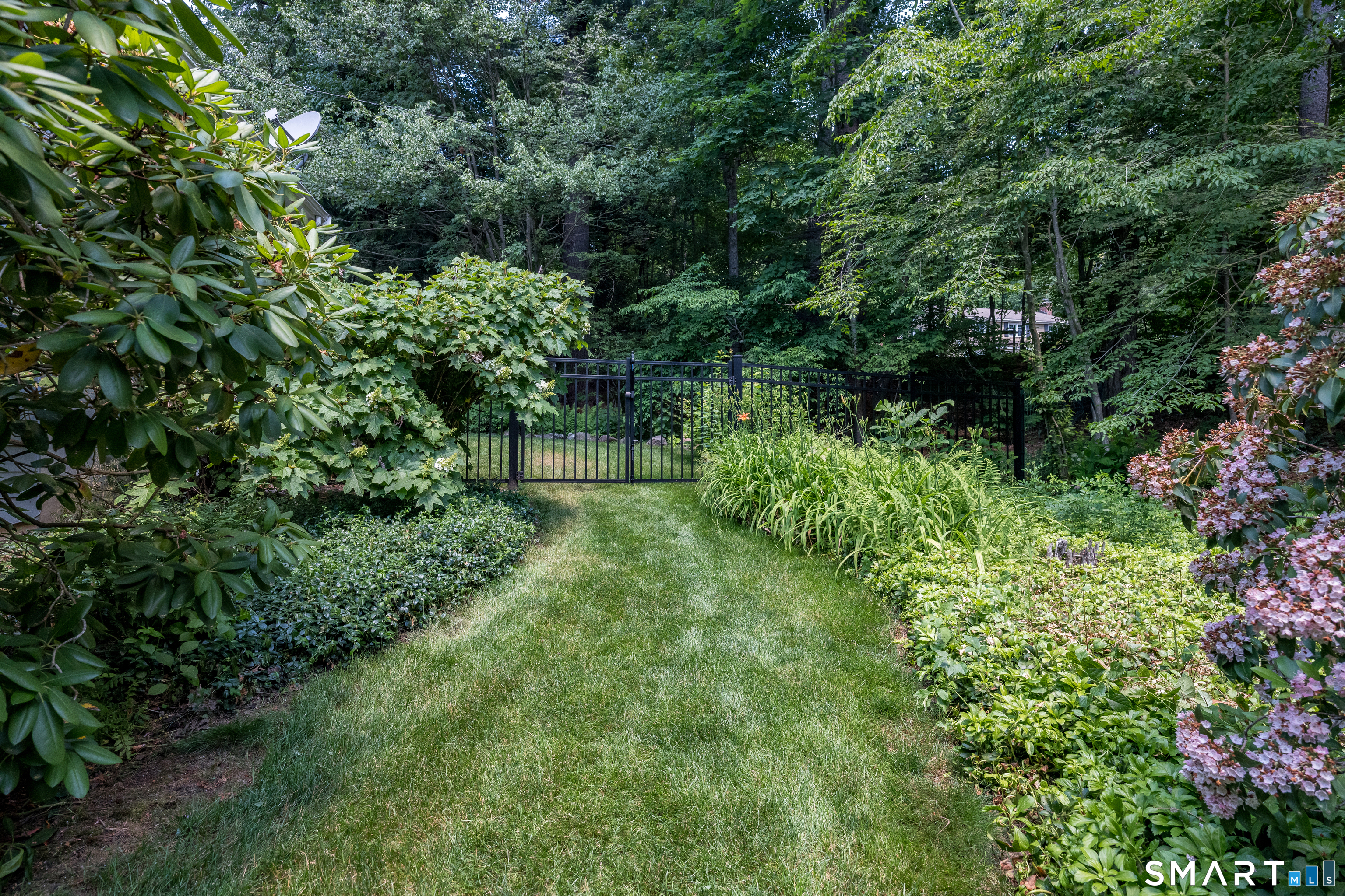 63 Brookmoor Road Avon CT 06001