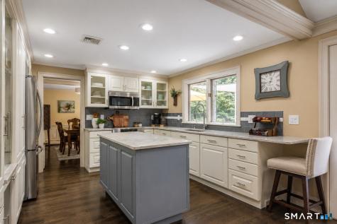 63 Brookmoor Road Avon CT 06001