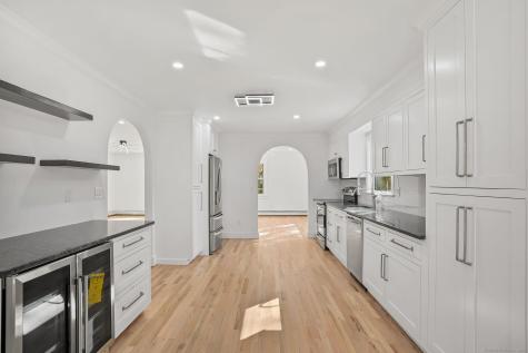 4 Trails End Road Weston CT 06883