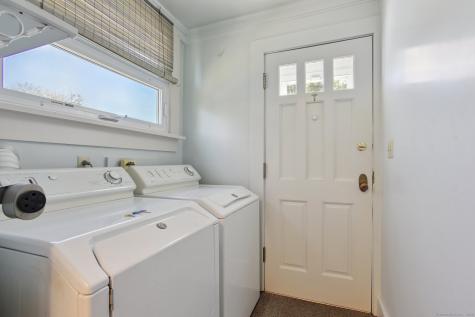 152 Blydenburg Avenue New London CT 06320