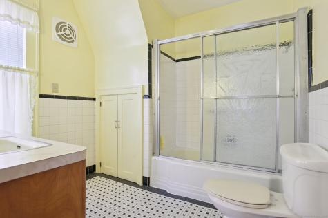 152 Blydenburg Avenue New London CT 06320