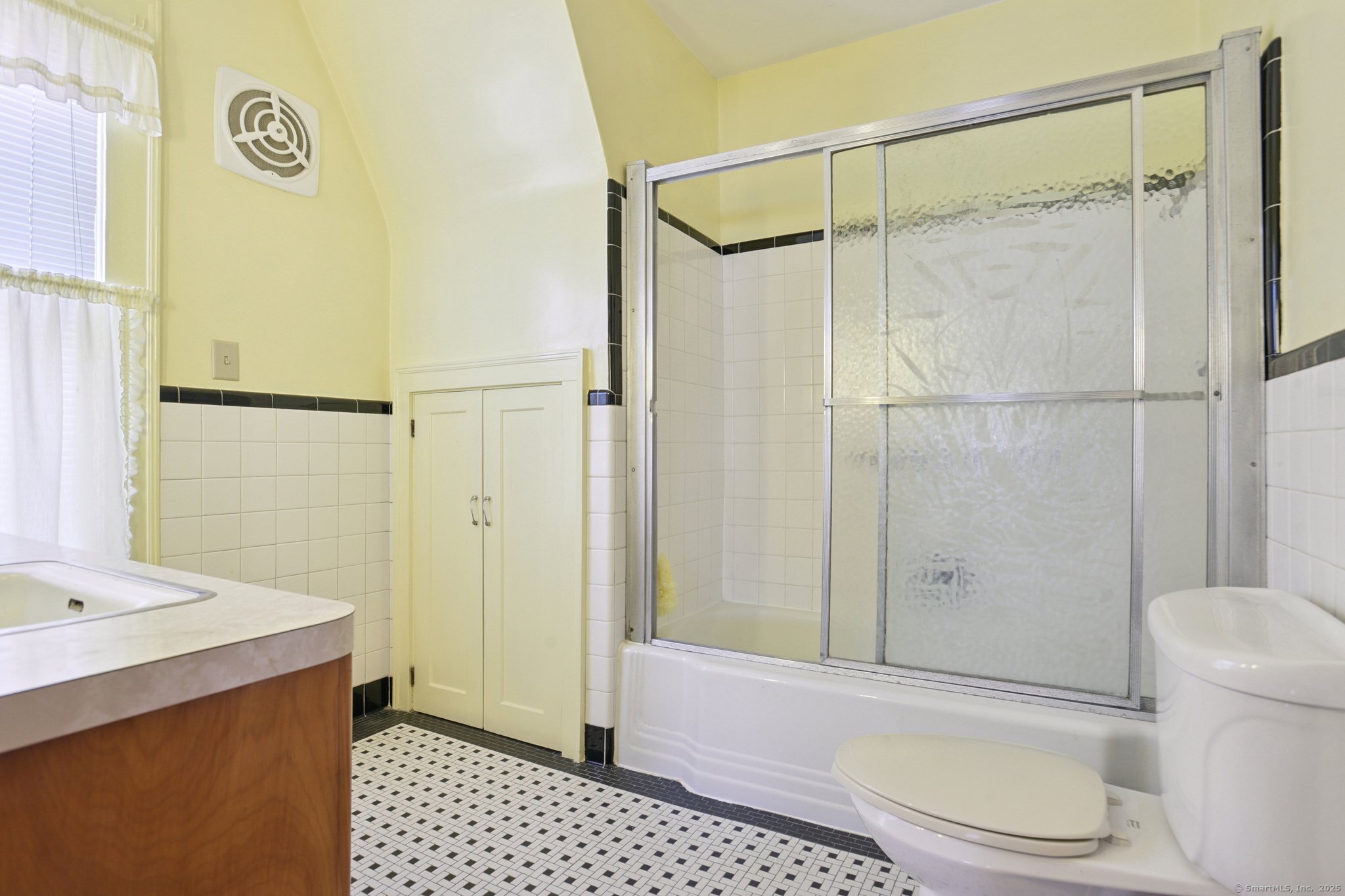 152 Blydenburg Avenue New London CT 06320