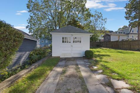 152 Blydenburg Avenue New London CT 06320