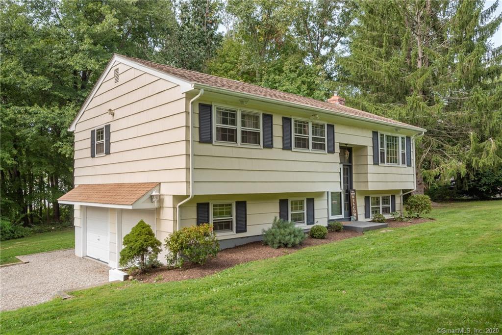 10 Bari Drive Newtown CT 06470