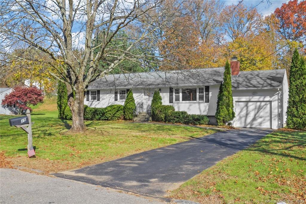 15 Manor Drive Trumbull CT 06611