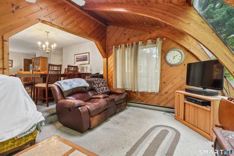 9 Joan Drive Newtown CT 06470