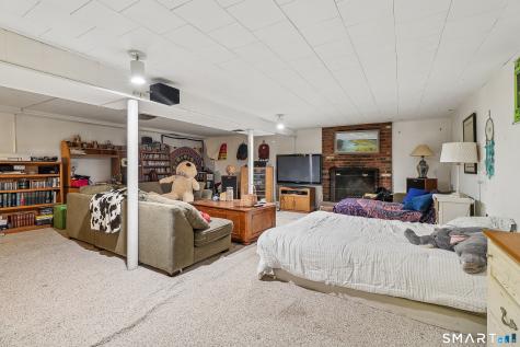 9 Joan Drive Newtown CT 06470