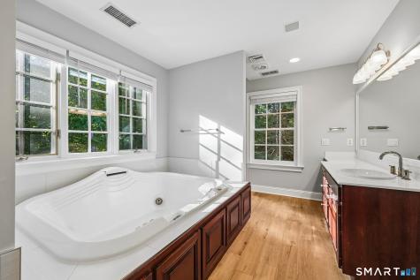 41 Brian Lane Avon CT 06001