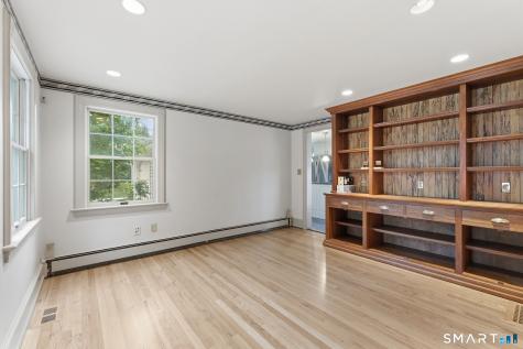 87 Phoenix Drive Groton CT 06340