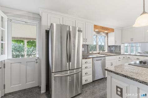 87 Phoenix Drive Groton CT 06340