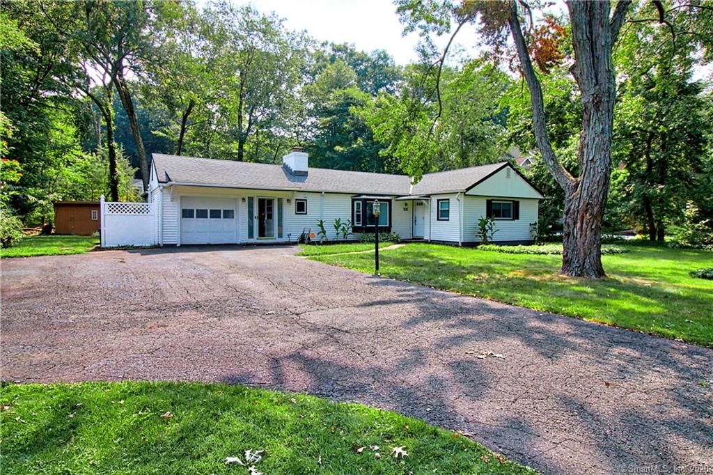 37 Deerwood Manor Norwalk CT 06851