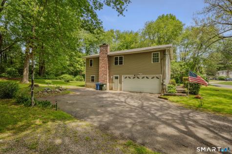 28 Adams Drive Norwich CT 06360