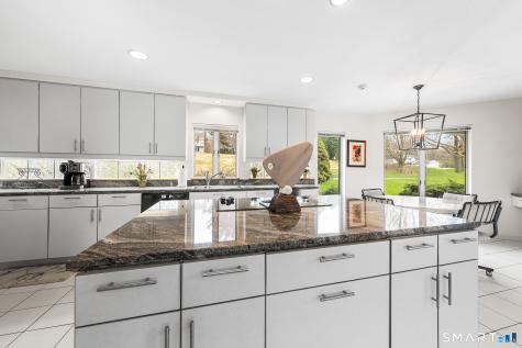 25 Surrey Drive Cheshire CT 06410
