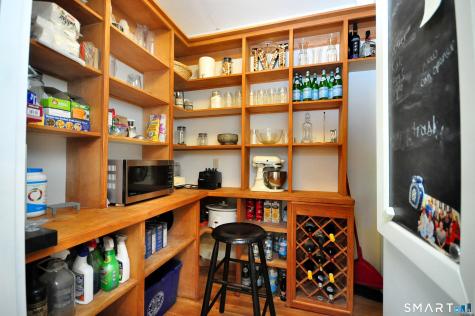 371 North Main Street Suffield CT 06078