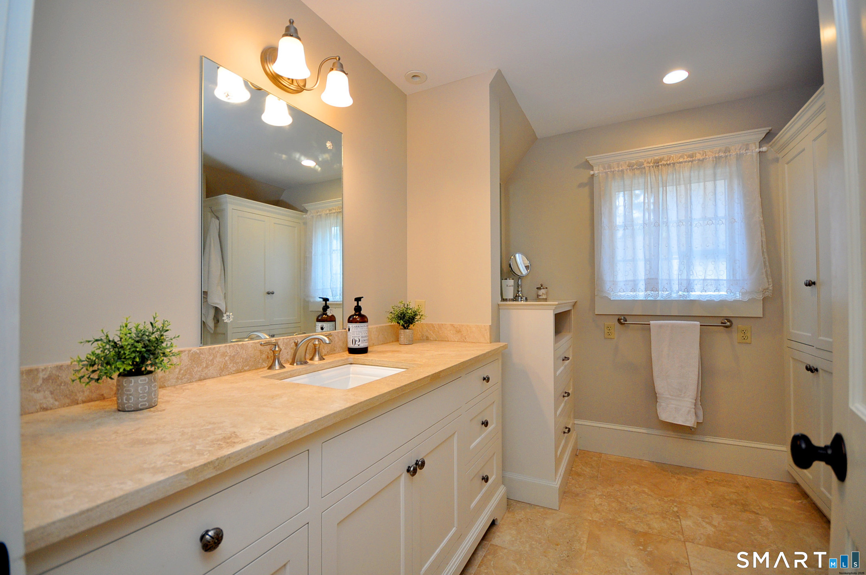 371 North Main Street Suffield CT 06078