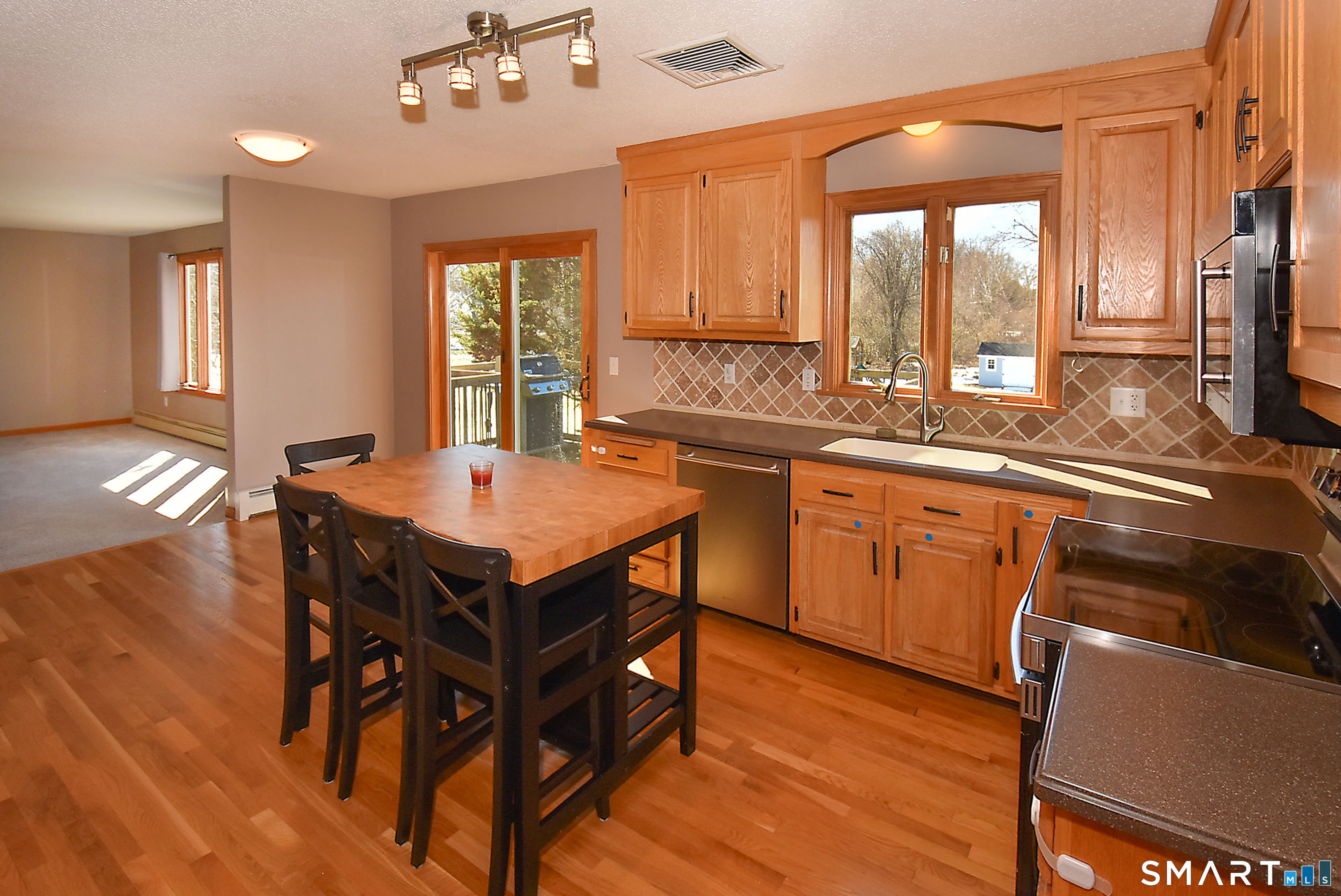 35 Vincent Circle South Windsor CT 06074