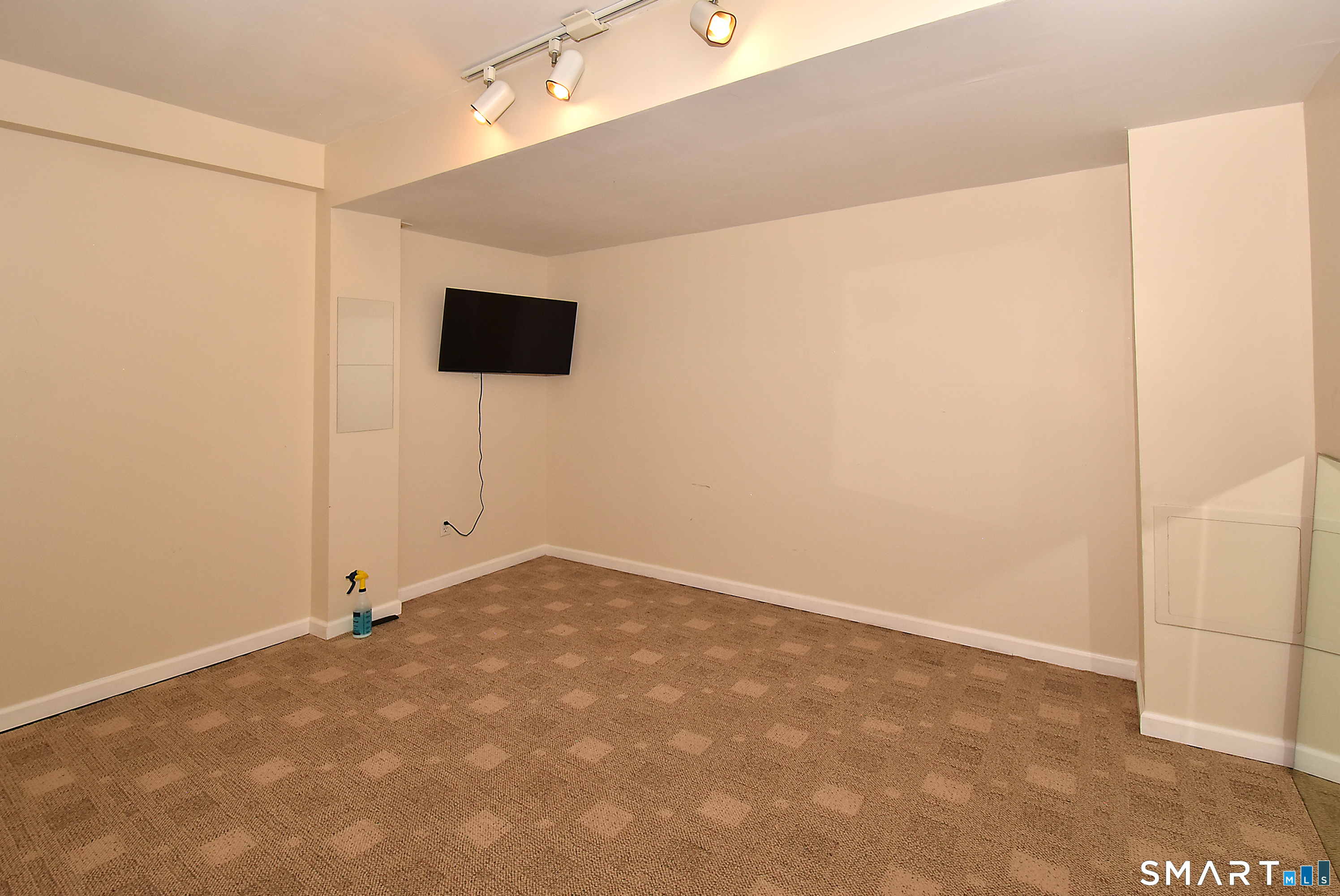 35 Vincent Circle South Windsor CT 06074