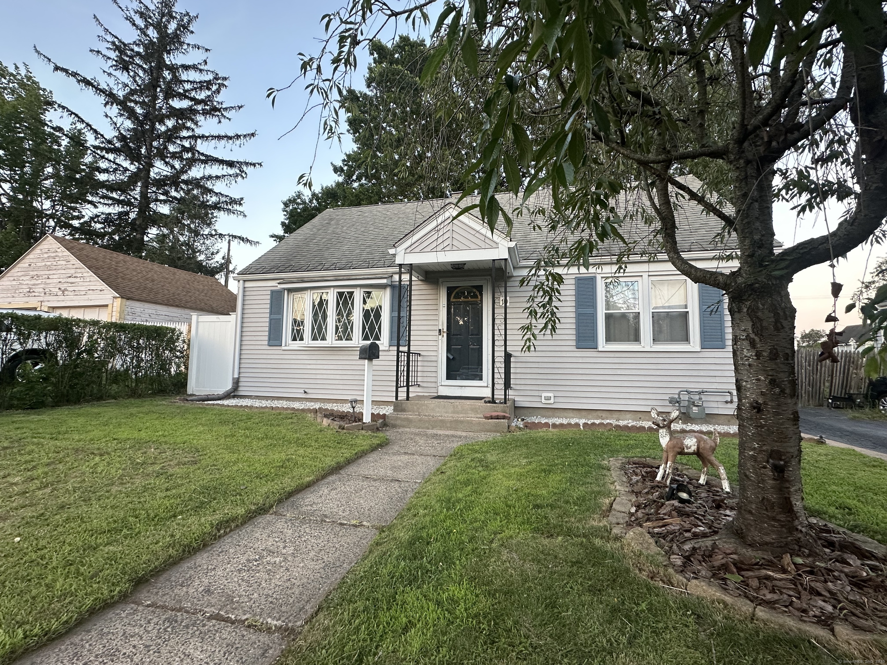 10 Kenyon Place East Hartford CT 06108