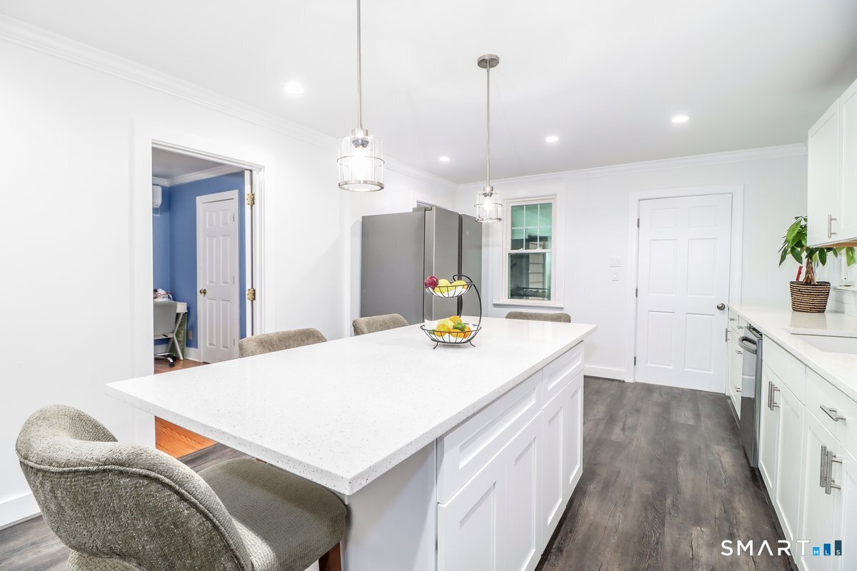 16 Raymond Street New Canaan CT 06840