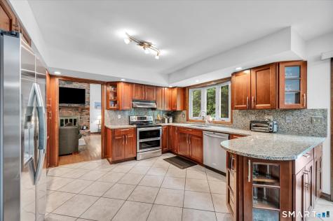 33 Shawnee Lane Monroe CT 06468