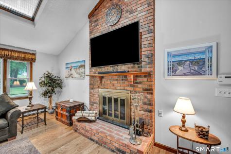 33 Shawnee Lane Monroe CT 06468