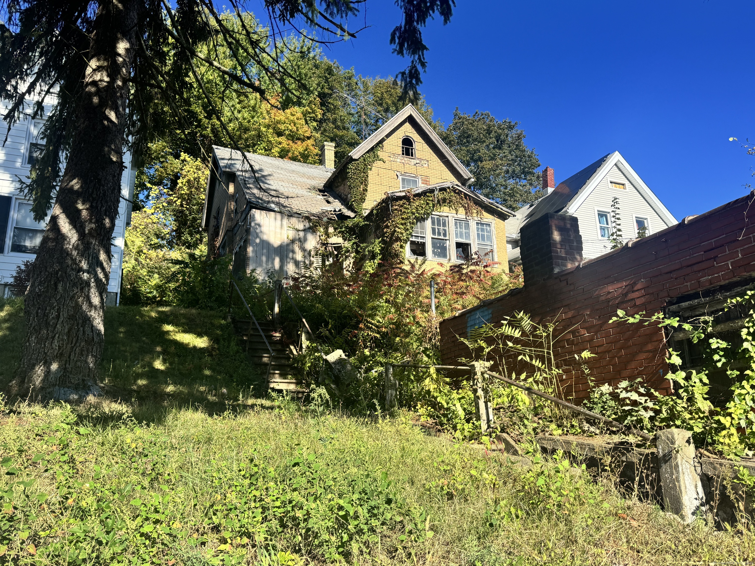 77 Easton Avenue Waterbury CT 06704