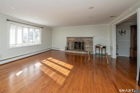 6 Liberty Terrace North Haven CT 06473
