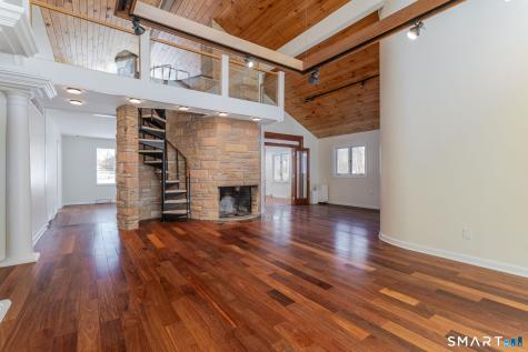 5 Mohawk Lane Woodbridge CT 06525
