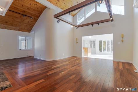 5 Mohawk Lane Woodbridge CT 06525