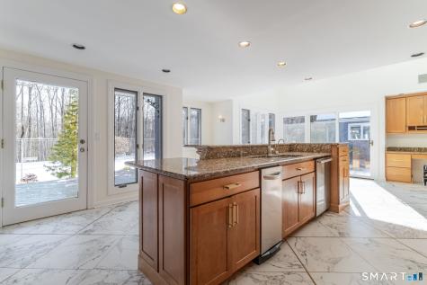 5 Mohawk Lane Woodbridge CT 06525