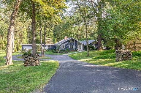 5 Mohawk Lane Woodbridge CT 06525
