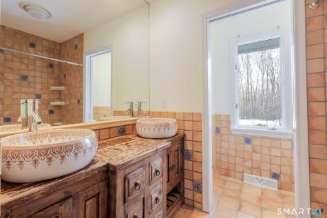 5 Mohawk Lane Woodbridge CT 06525