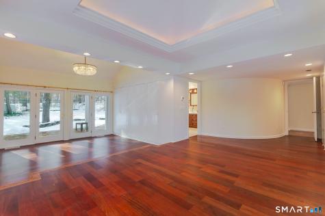 5 Mohawk Lane Woodbridge CT 06525