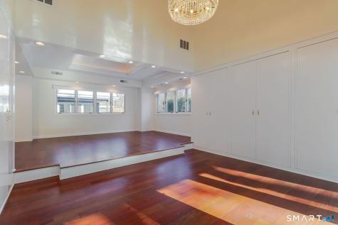 5 Mohawk Lane Woodbridge CT 06525