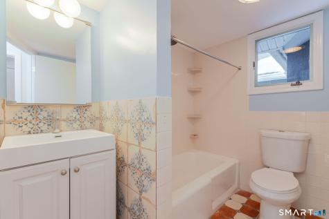 5 Mohawk Lane Woodbridge CT 06525