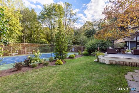 5 Mohawk Lane Woodbridge CT 06525
