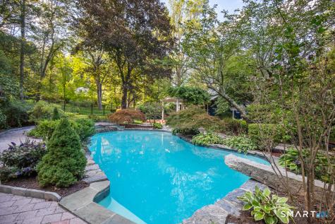 5 Mohawk Lane Woodbridge CT 06525