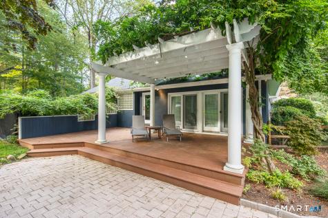 5 Mohawk Lane Woodbridge CT 06525
