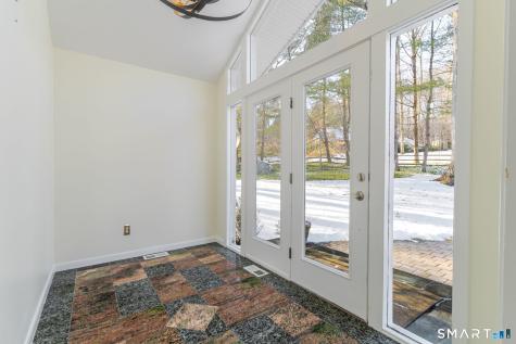 5 Mohawk Lane Woodbridge CT 06525
