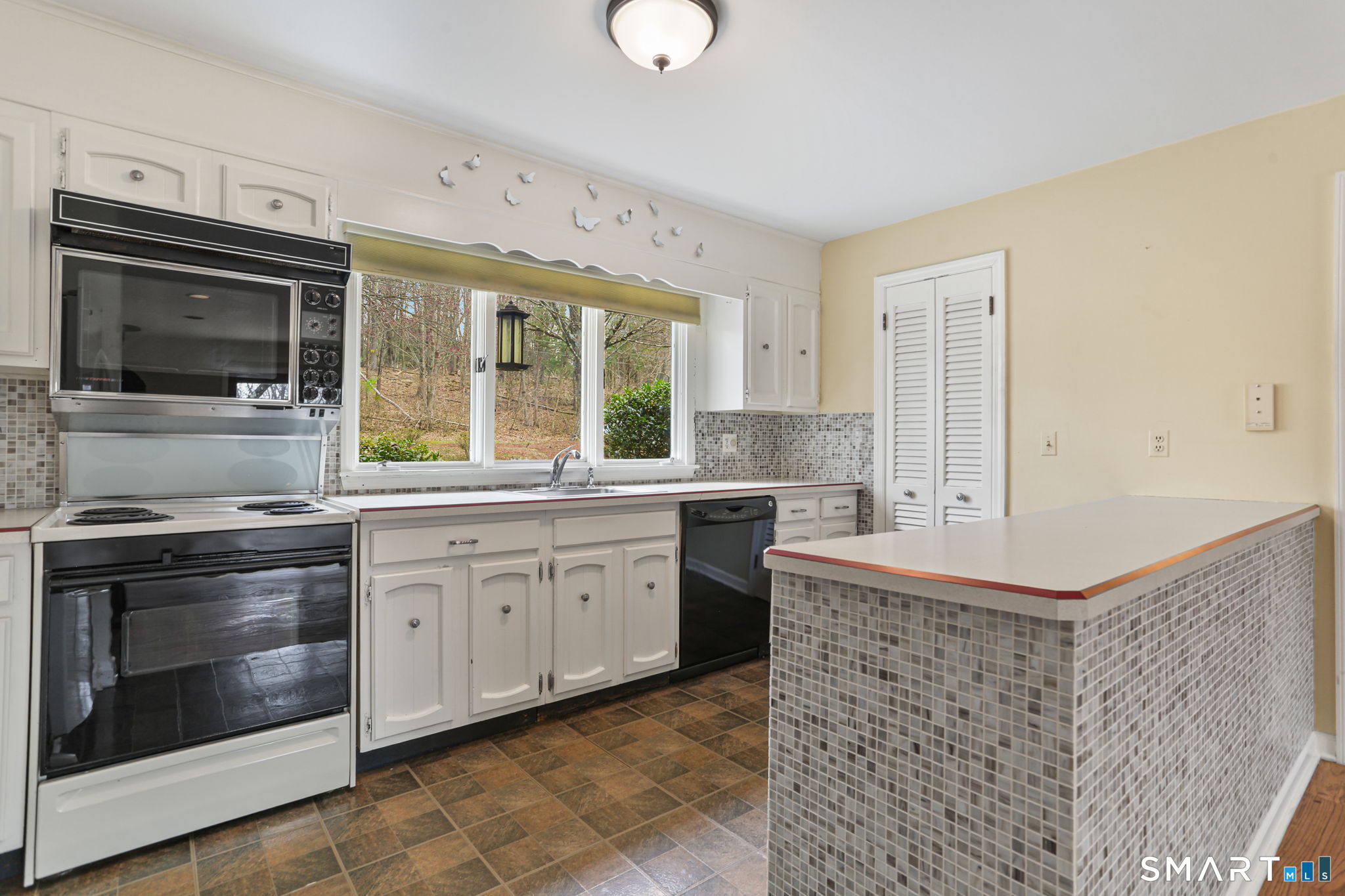 64 Mariner Circle Trumbull CT 06611