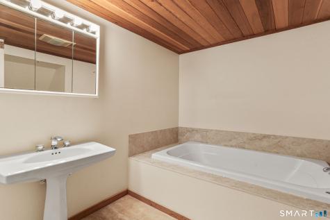 64 Mariner Circle Trumbull CT 06611
