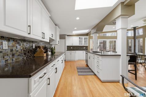 3 Pheasant Hill Farmington CT 06032