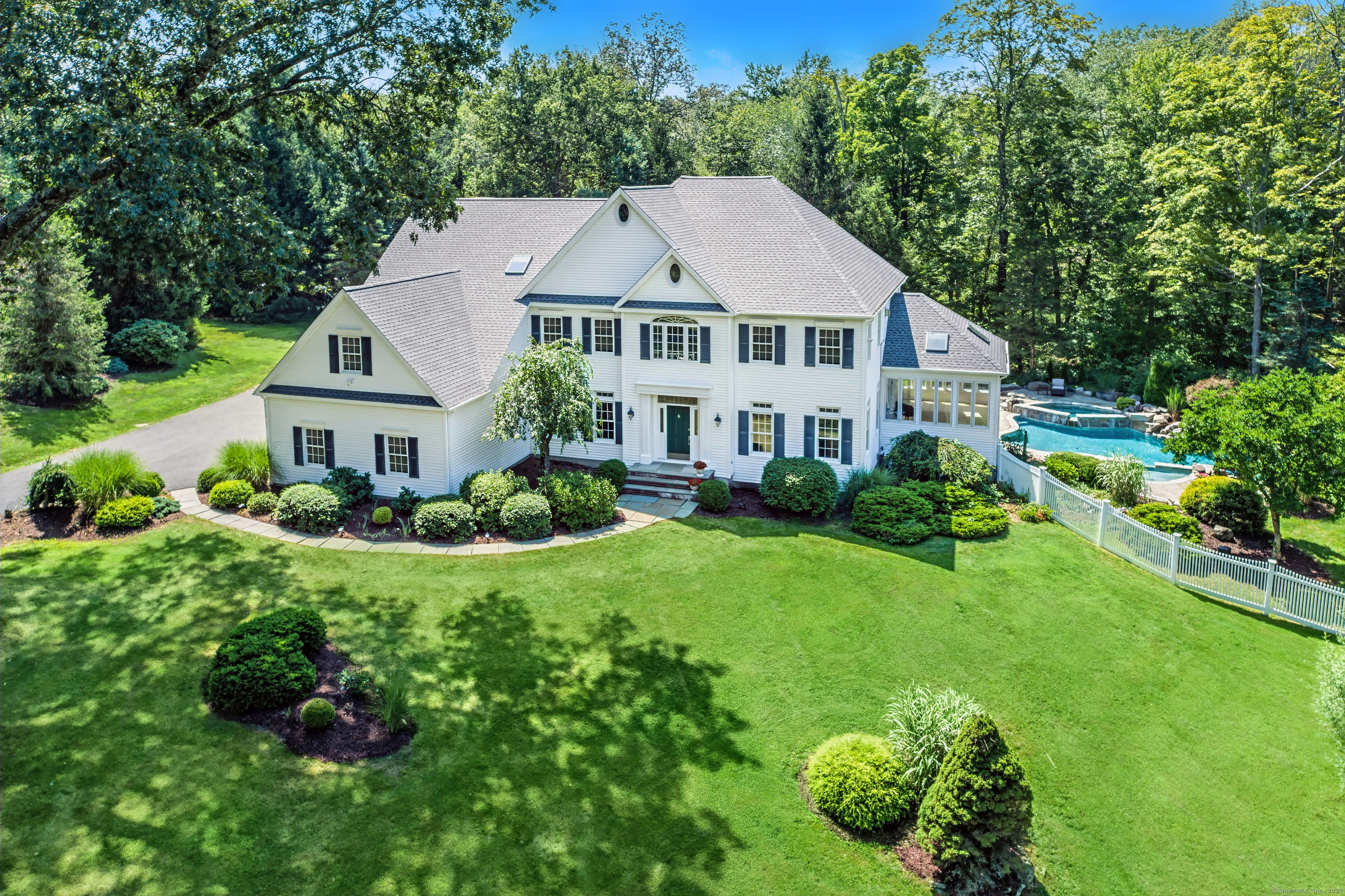 21 Schoolhouse Place Ridgefield CT 06877