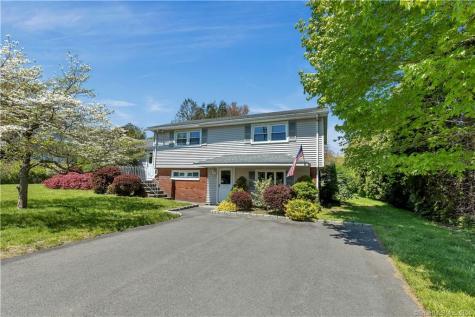 90 Colonese Road Fairfield CT 06825